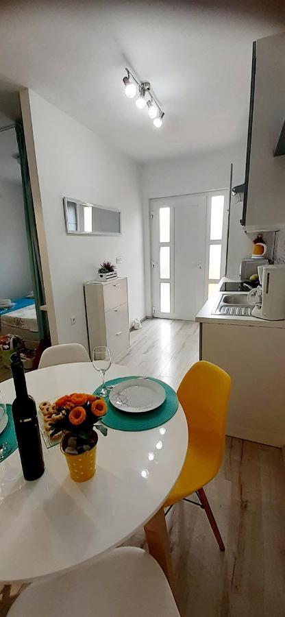 Kavran Lennida Studio Apartman With Free Parking מראה חיצוני תמונה